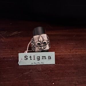 Sigma Beauty Silver Fleur-de-Lis Men's Statement Ring